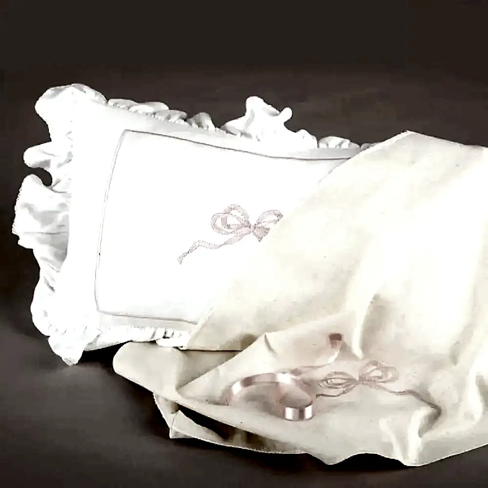 Mayys Baby Nazenin Pembe Fiyonk Nakışlı Tığ İşi Süslemeli Fırfırlı Dekoratif Yastık+ Puset Örtüsü Krem