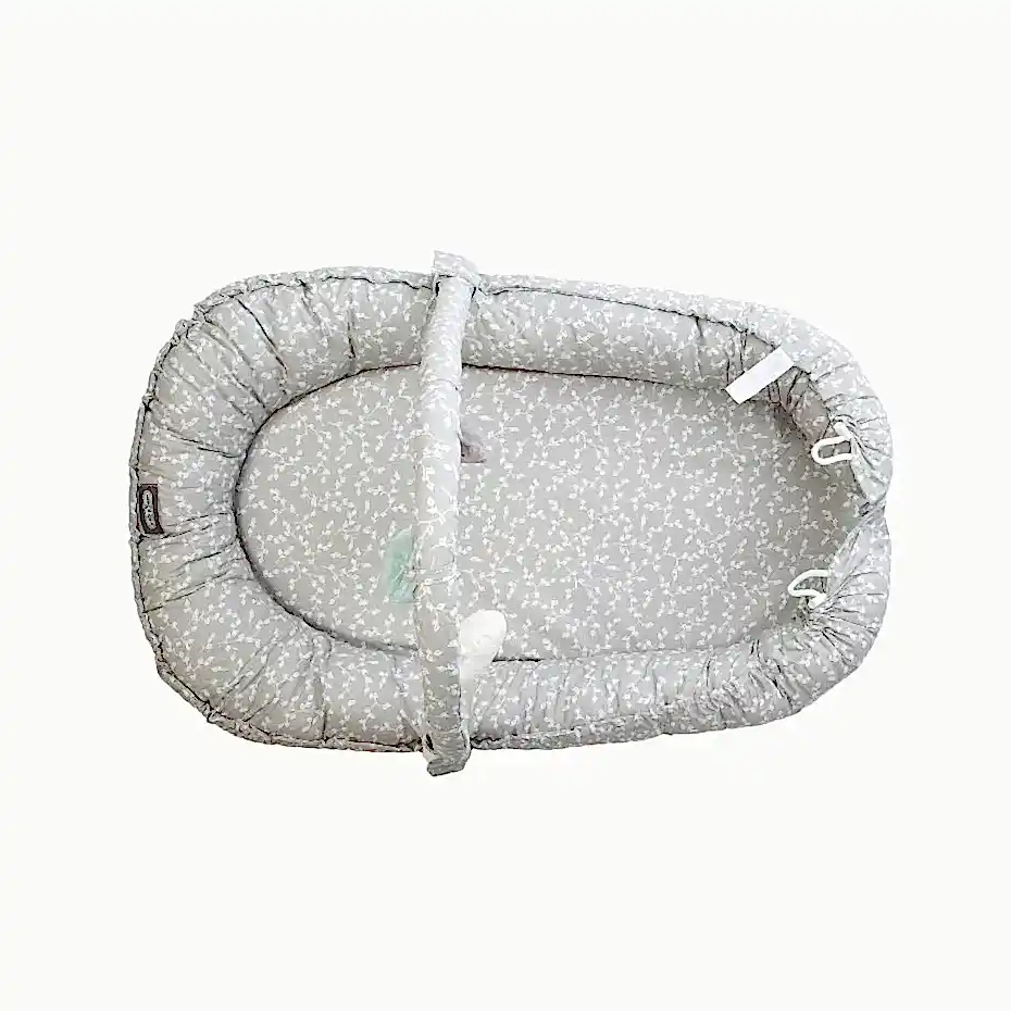 Babyjem Oyuncaklı Çiçekli Anne Yanı Yatağı Gri