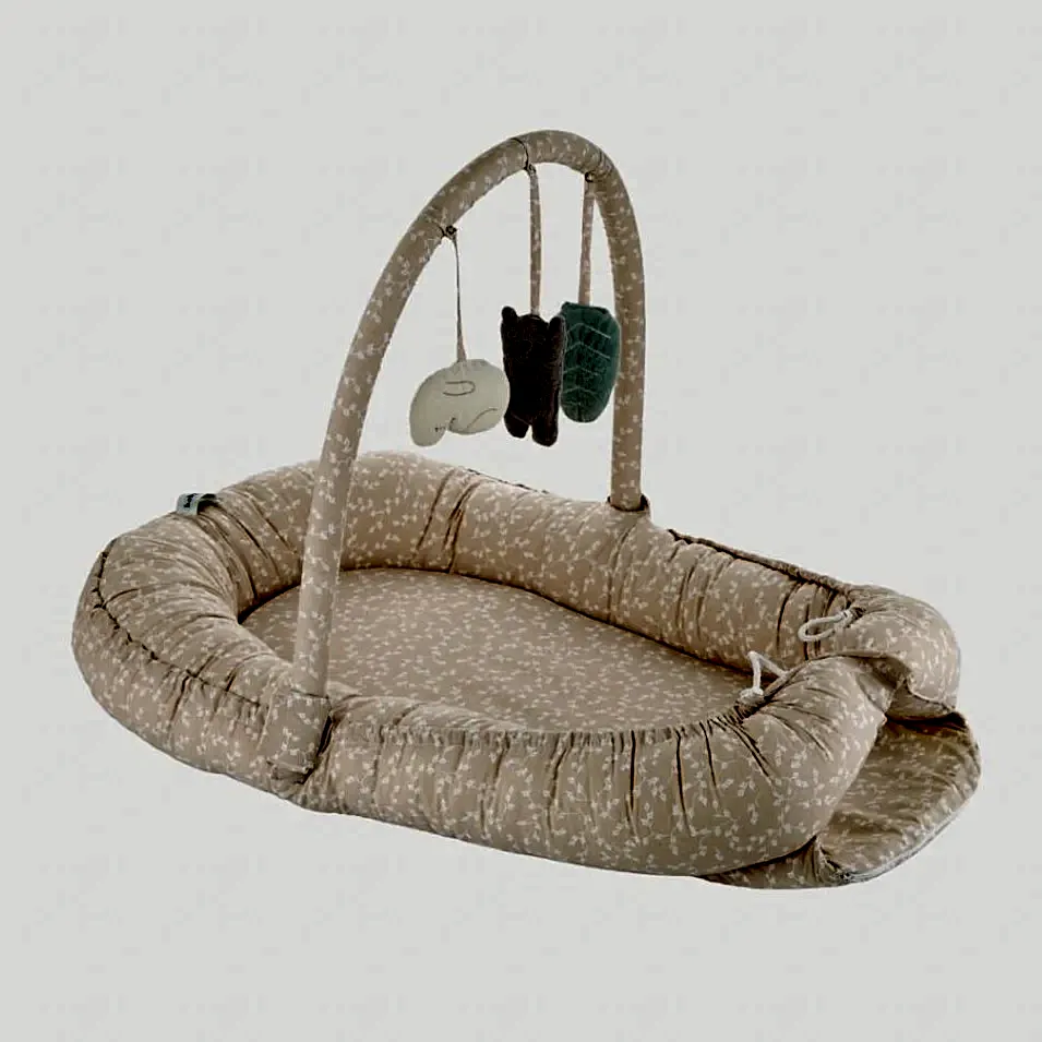 Babyjem Oyuncaklı Çiçekli  Anne Yanı Yatağı Somon