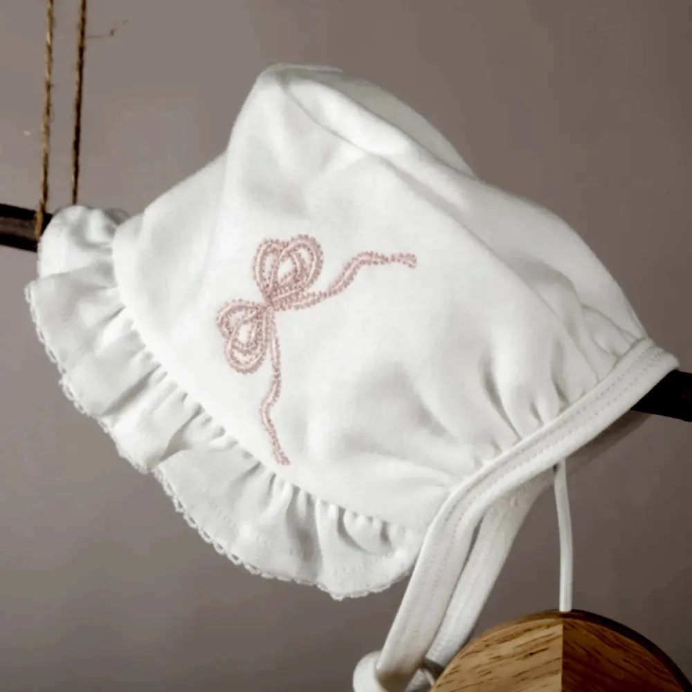 Mayys Baby Nazenin Pembe Fiyonk Nakışlı Ekru Tığ işi Süslemeli Organik 8'li Hastane Çıkış Seti Krem