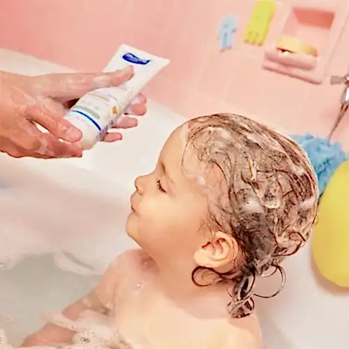 Mustela Detangling & Nourishing Cream Shampoo ( Kolay Tarama Sağlayan Şampuan ) 200 ml